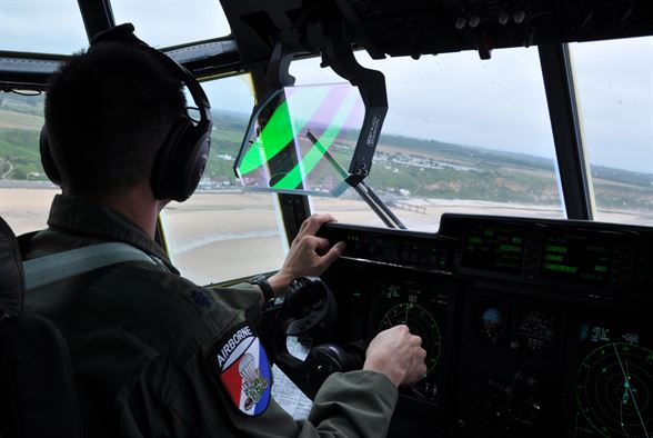 does a c 130 cockpit layout